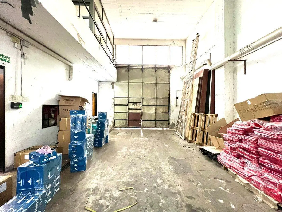 Alquiler deposito c/oficinas Liniers - 1.026m2 3