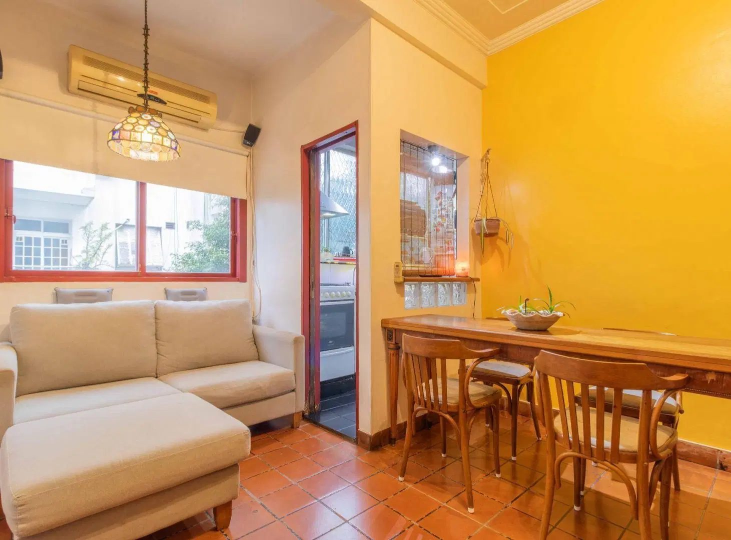 Venta Hogar Obrero: 3 Amb + Escritorio y Mucha Luz 2