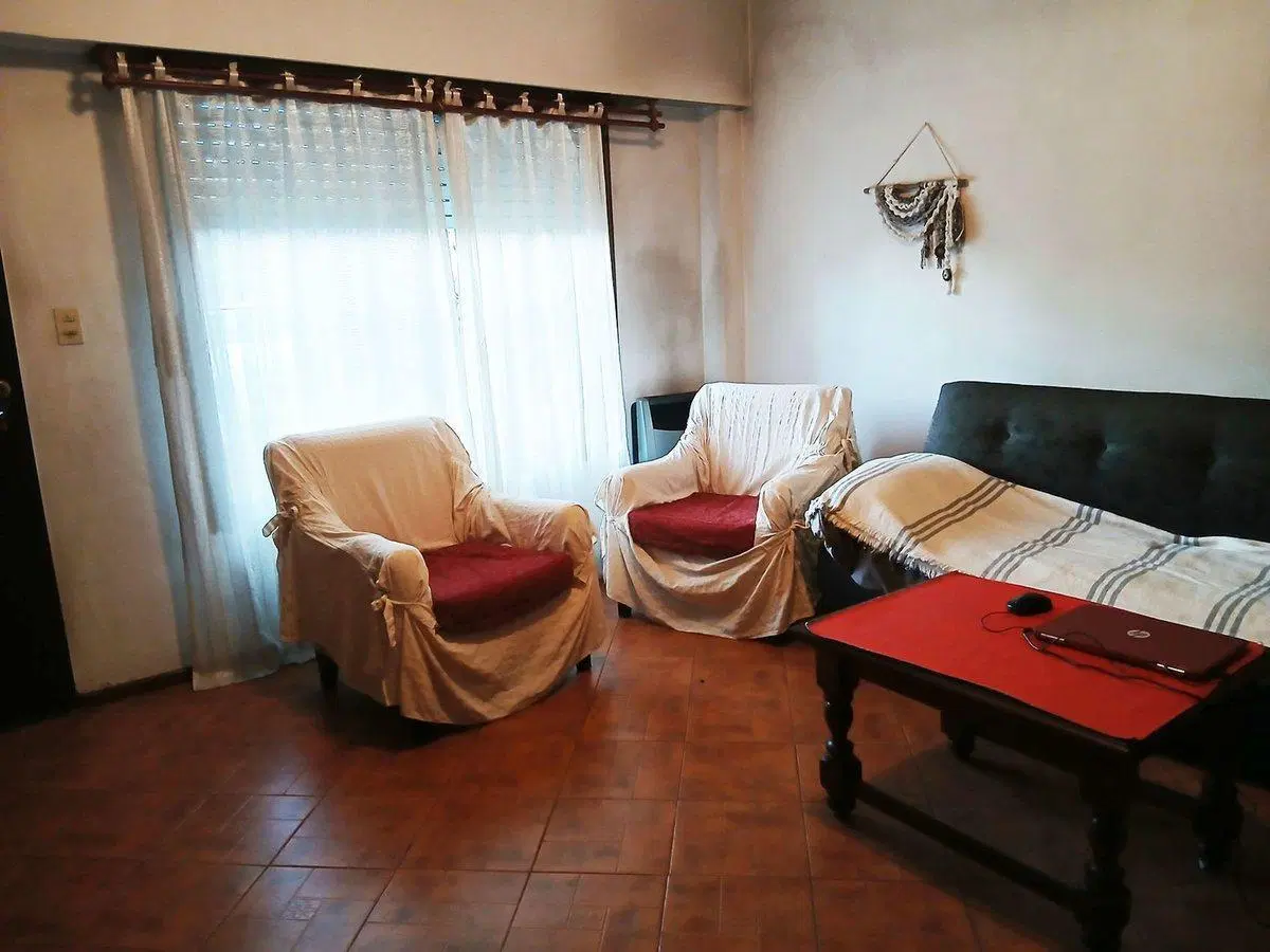 Venta casa 4 ambientes c/cochera- Martín Coronado- 8