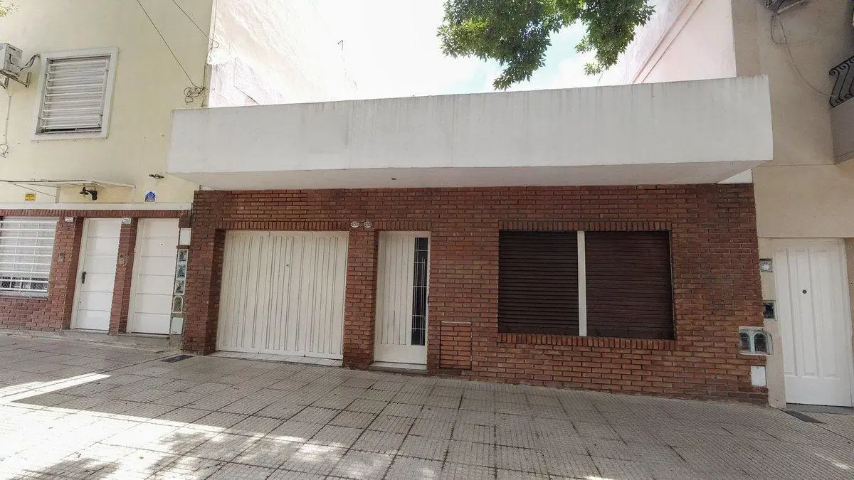 Casa en lote de 8.66 x 13 2