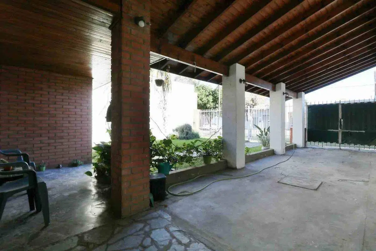 Casa 3amb con cochera y jardín en Villa Bosch 2