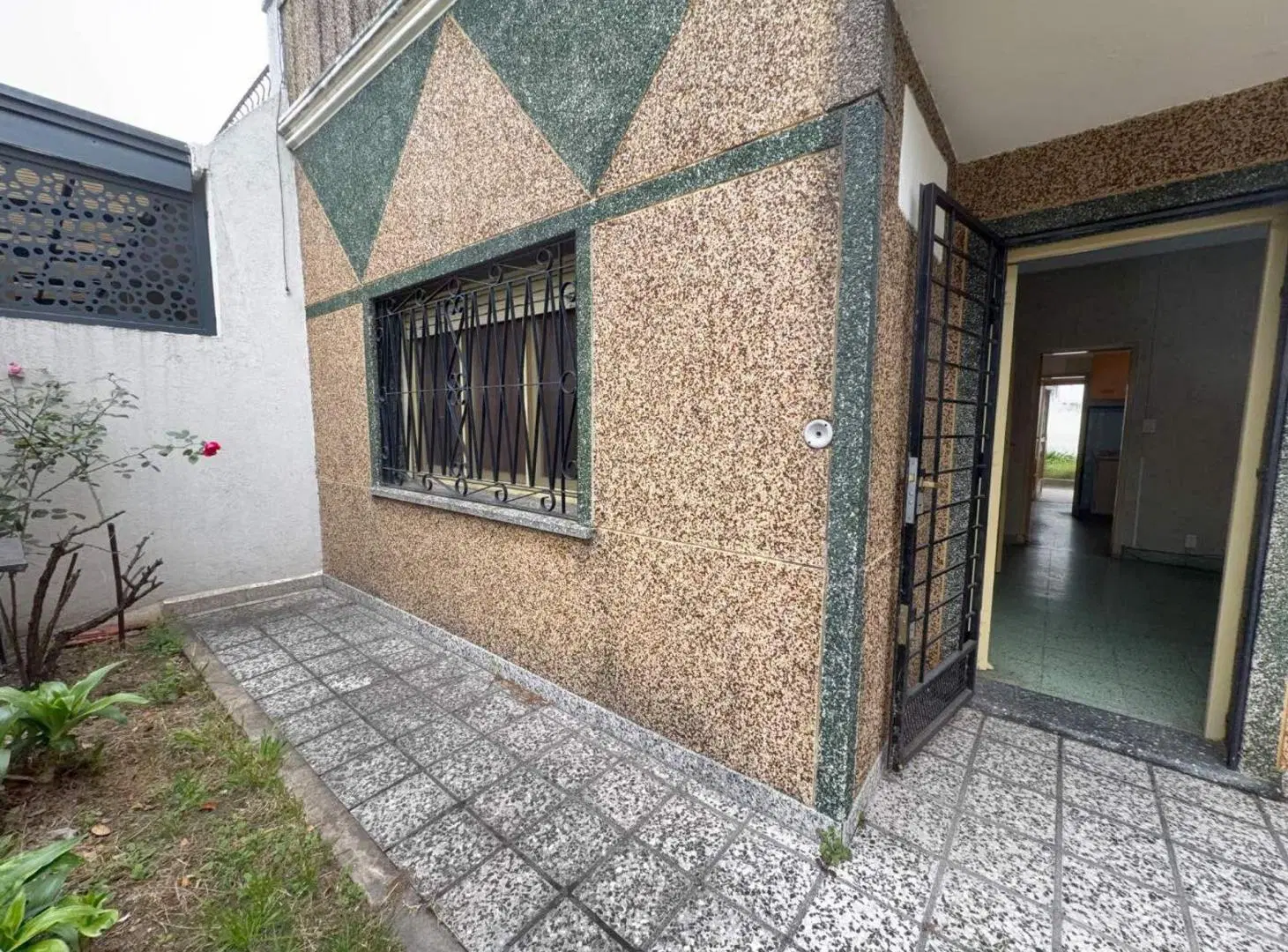 CASA EN VENTA 3 AMB - PALOMAR 5
