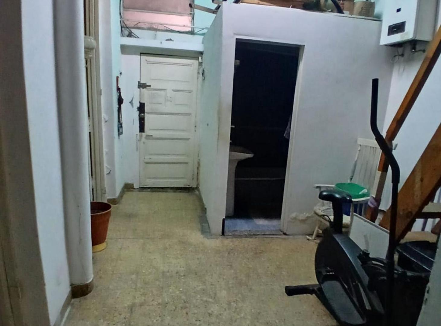 Foto de PH 2 Ambientes y medio con Altillo en Balvanera, imagen 2