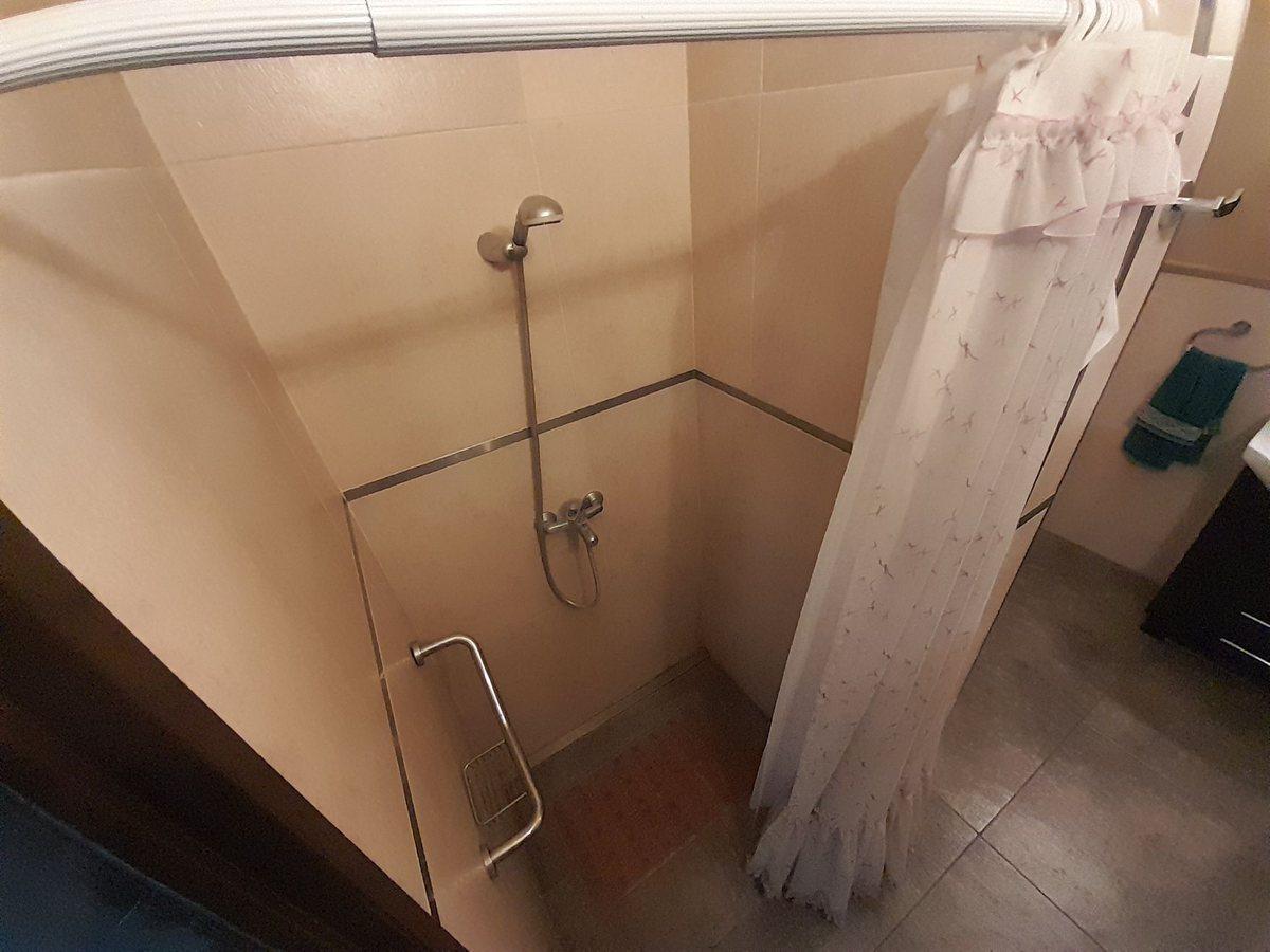 Foto de CASA 5 DORMITORIOS 3 BAÑOS APTA CREDITO 680 M2 TOT, imagen 3