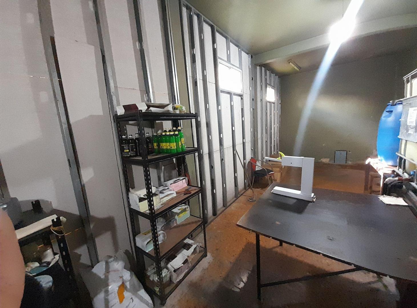 Foto de LOCAL DEPOSITO GALPON 192M2 TOT APTO VARIOS USOS, imagen 2