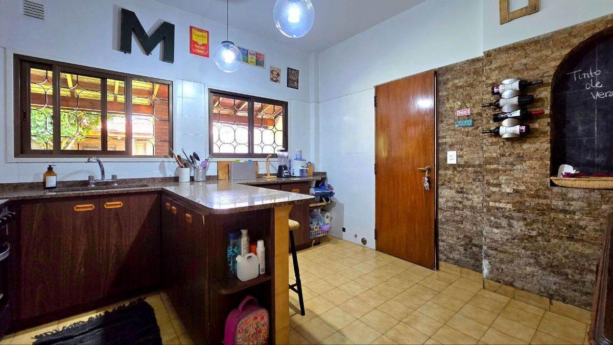 Foto de CASA 4 AMB. CON JARDIN Y COCHERA, imagen 1