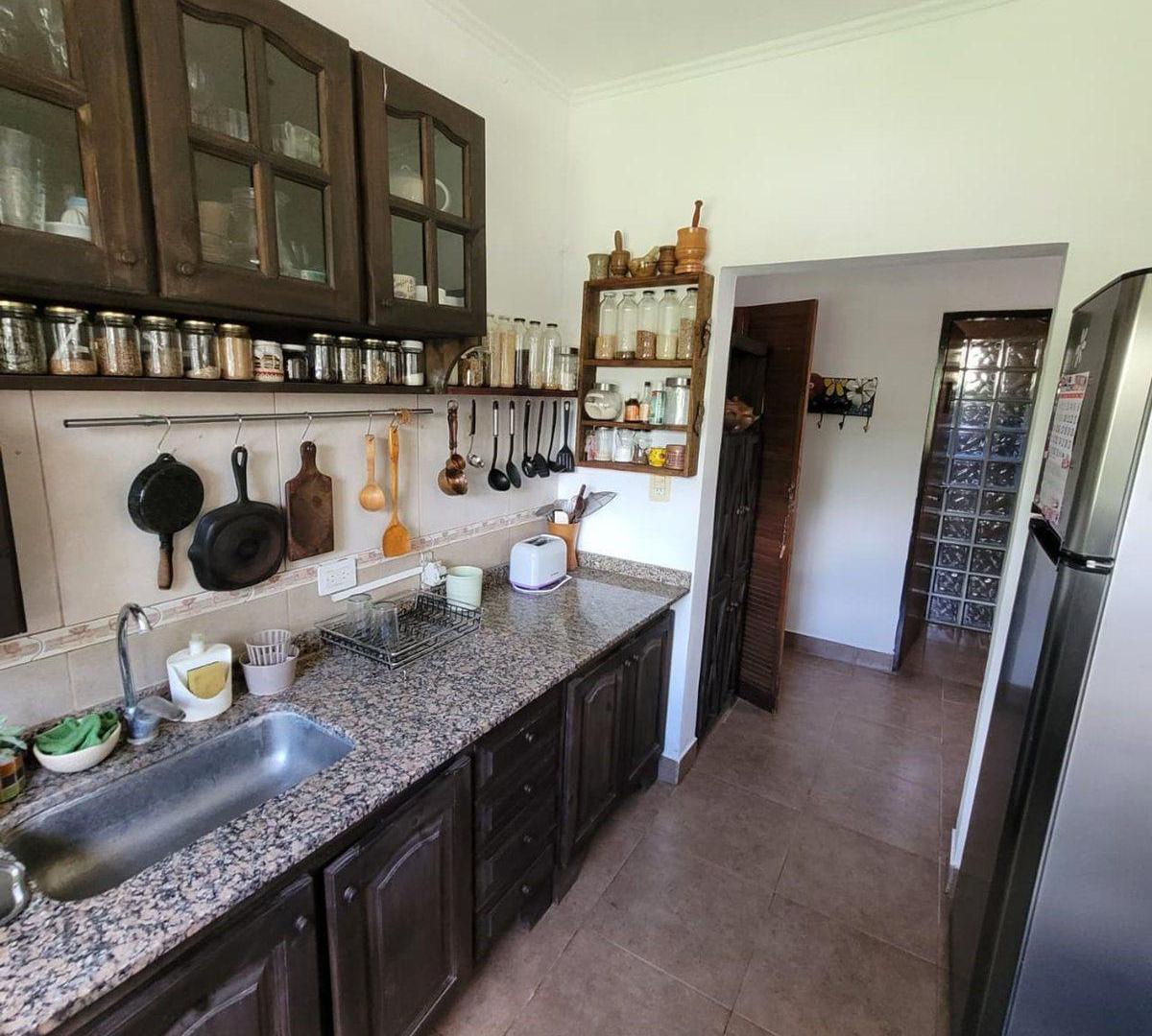 Foto de CASA EN LOTE PROPIO CON PARQUE Y PARRILLA, imagen 5