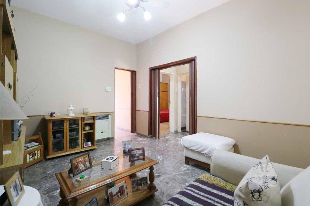 Foto de Casa 3amb con cochera y jardín en Villa Bosch, imagen 2
