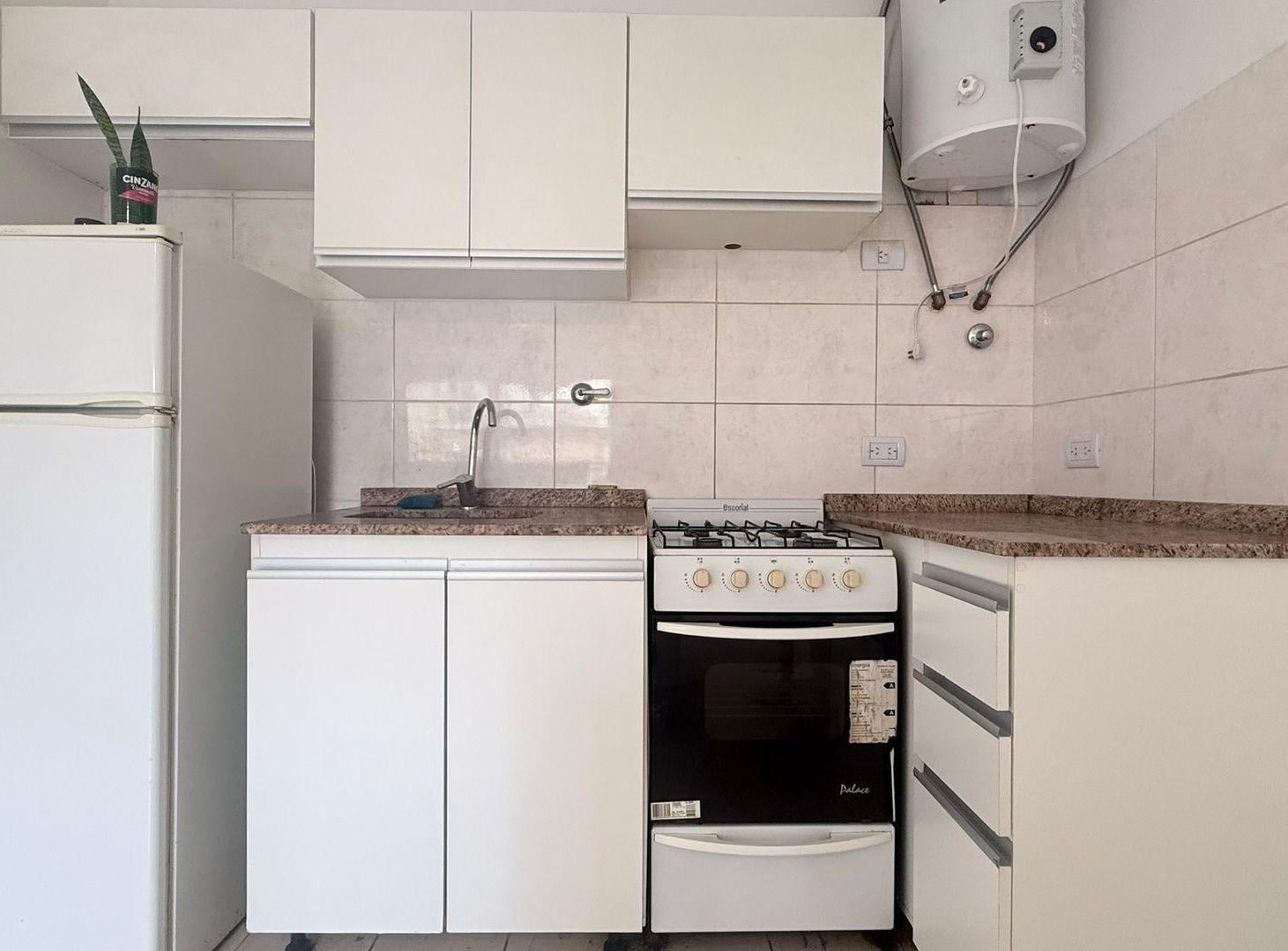 Foto de VENDE 2 AMB 1er piso CASEROS MUY LINDO, imagen 5