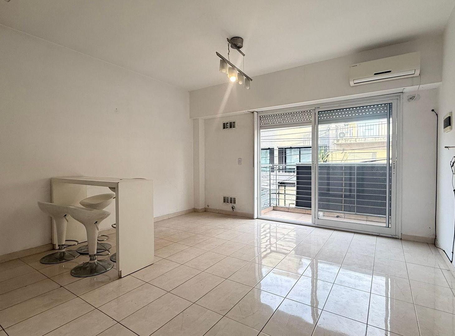 Foto de VENDE 2 AMB 1er piso CASEROS MUY LINDO, imagen 4