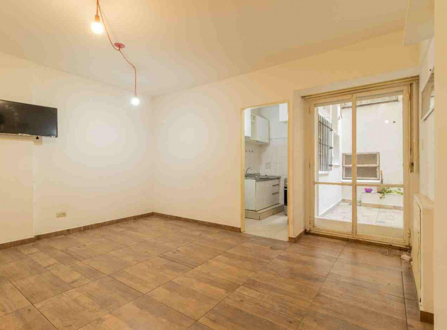 Foto de 2 ambientes con patio en Av Cordoba - OPORTUNIDAD, imagen 3