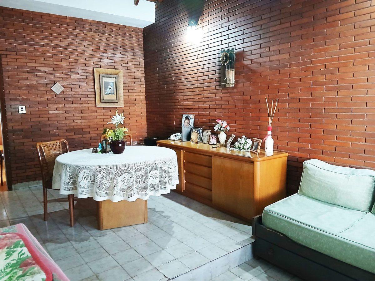 Foto de Venta chalet 3 ambientes con piscina y cocheras, imagen 4