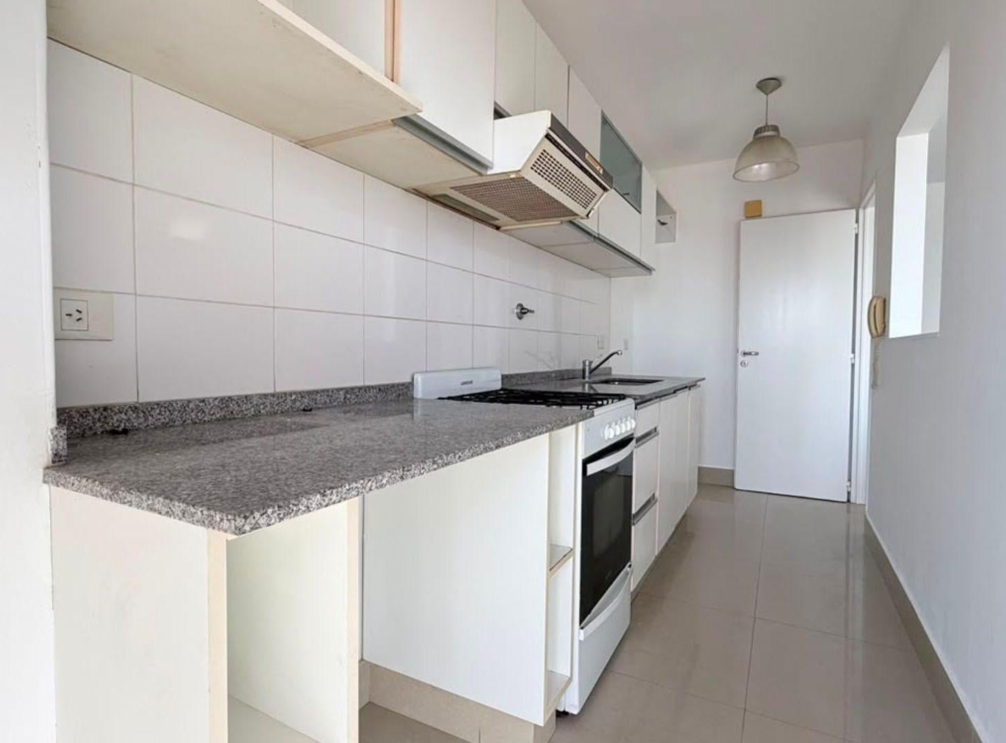 Foto de VENDE DEPARTAMENTO 2 AMB piso 14 CON COCHERA, imagen 4