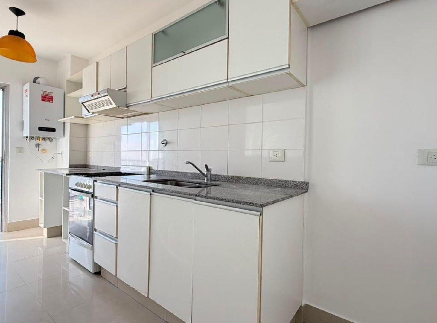 Foto de VENDE DEPARTAMENTO 2 AMB piso 14 CON COCHERA, imagen 3