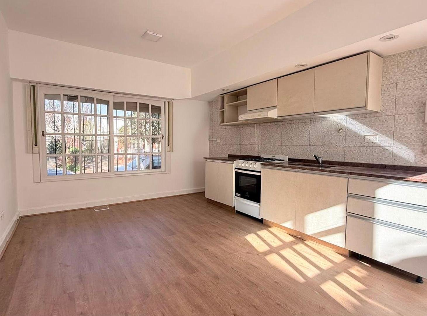 Foto de VENDE 3 AMB CON QUINCHO TERRAZA 145M2 TOT, imagen 2