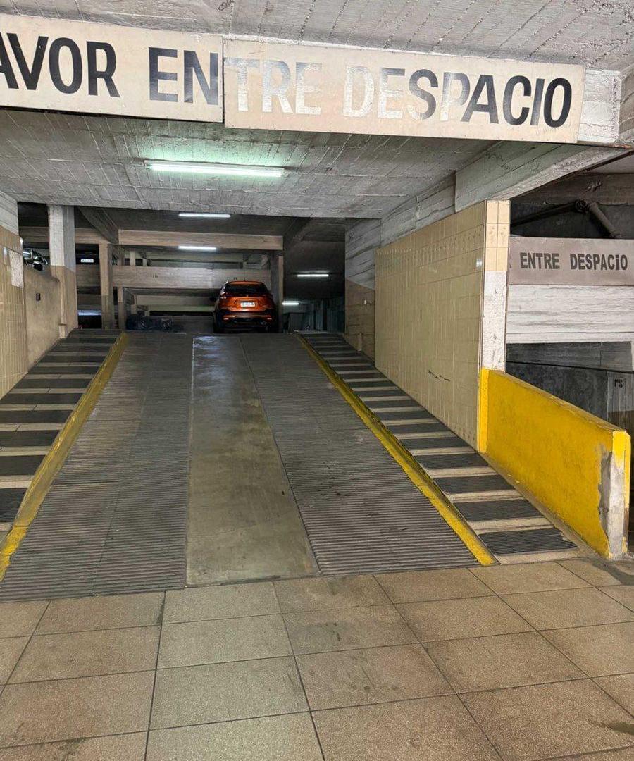 Foto de OPORTUNIDAD COCHERA EN BELGRANO!!, imagen 2