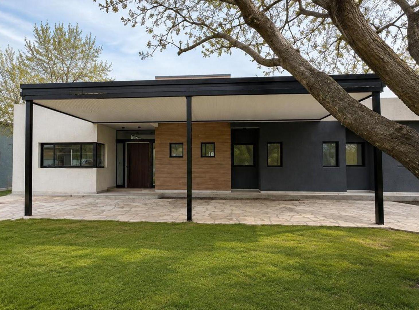 Foto de VENDE IMPONENTE CASA HARAS DEL SOL 241m2 cub, imagen 1