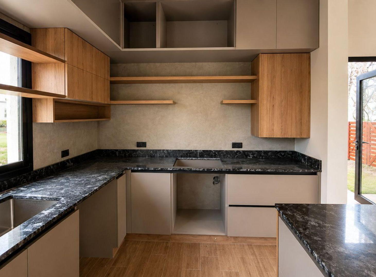Foto de VENDE IMPONENTE CASA HARAS DEL SOL 241m2 cub, imagen 5