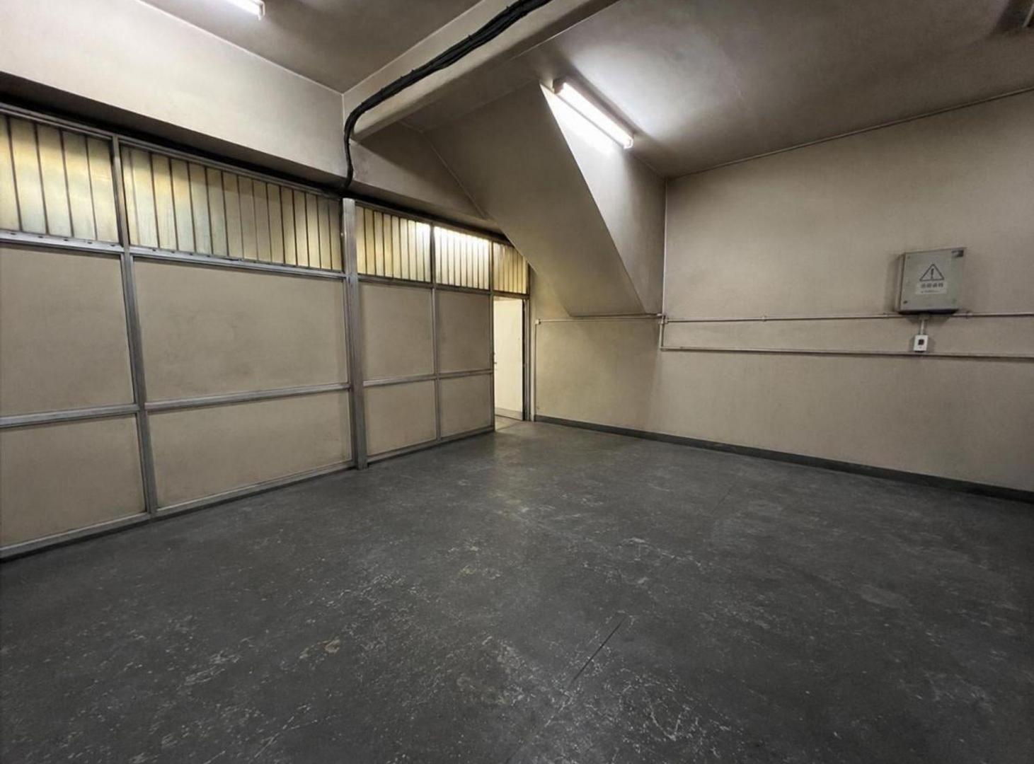 Foto de GALPÓN + VIVIENDA 515 M2 EN FLORES, imagen 2