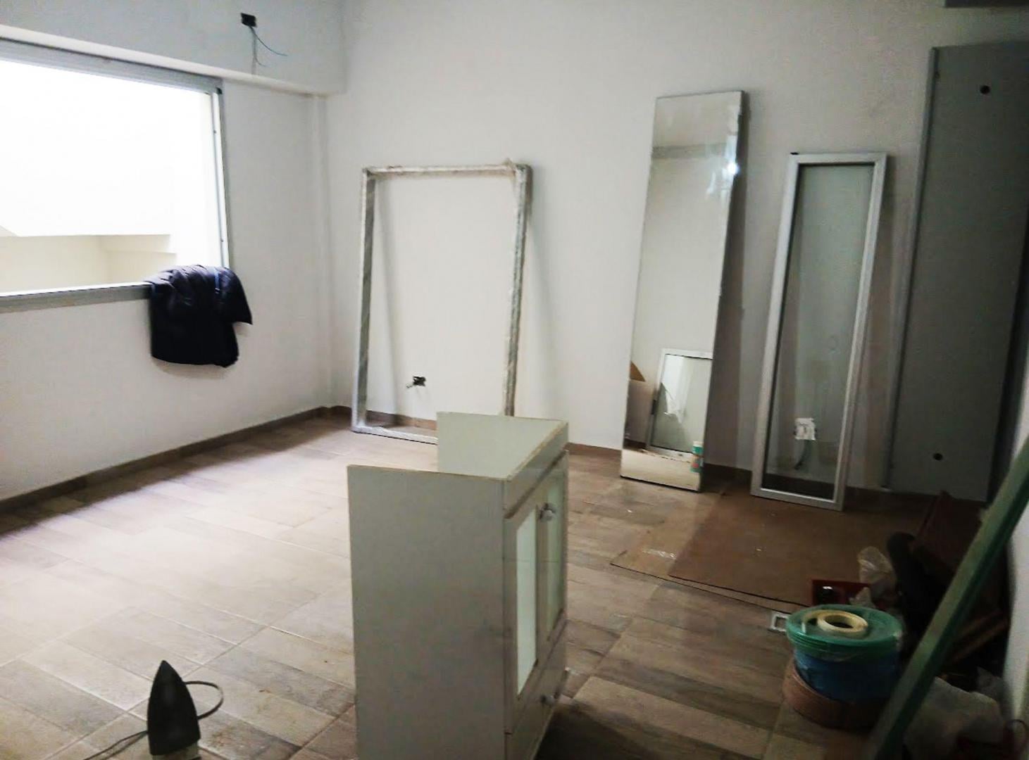 Foto de Venta 2 ambientes c/patio en V Lynch, imagen 5