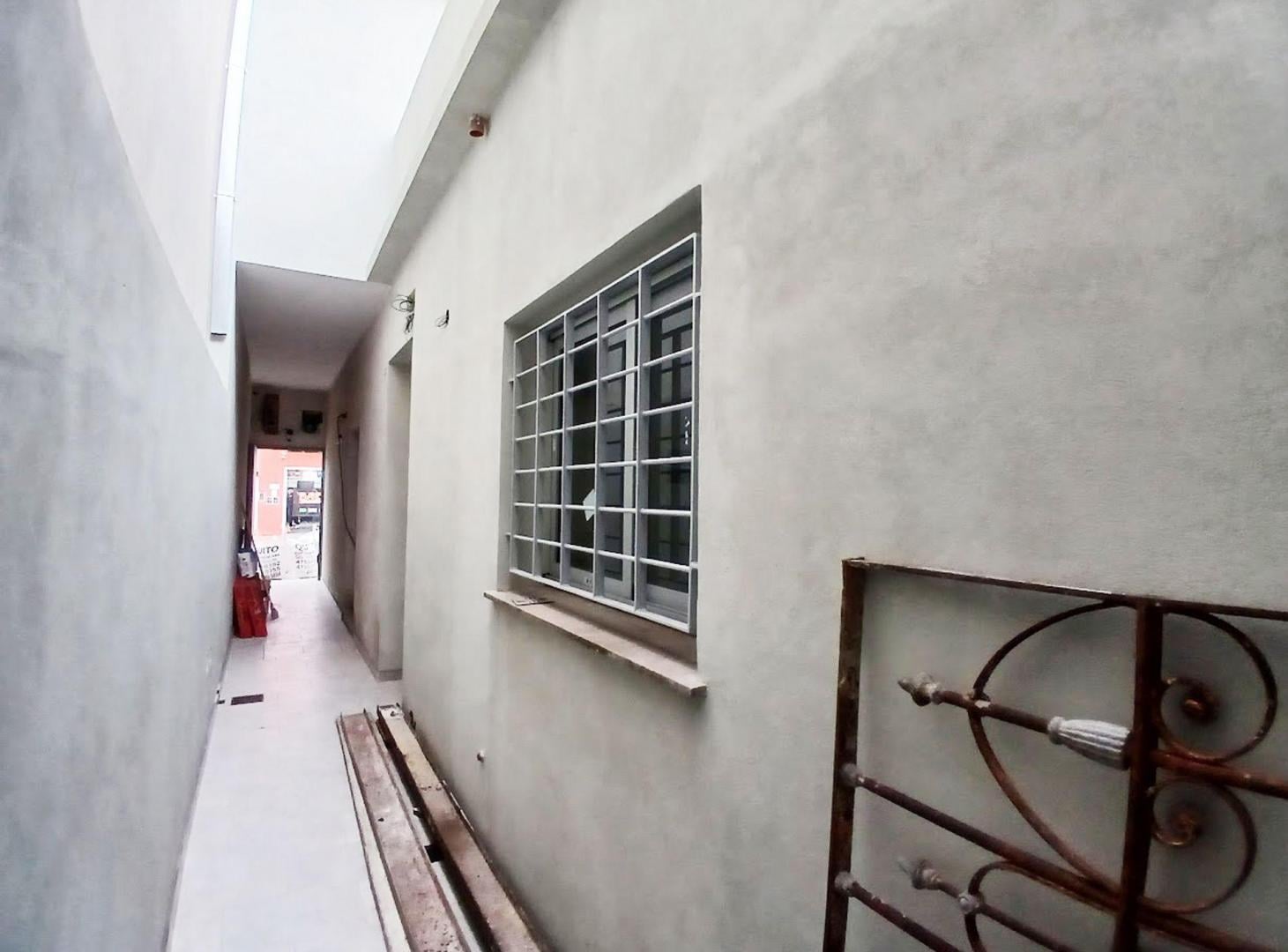 Foto de Venta 2 ambientes c/patio en V Lynch, imagen 3