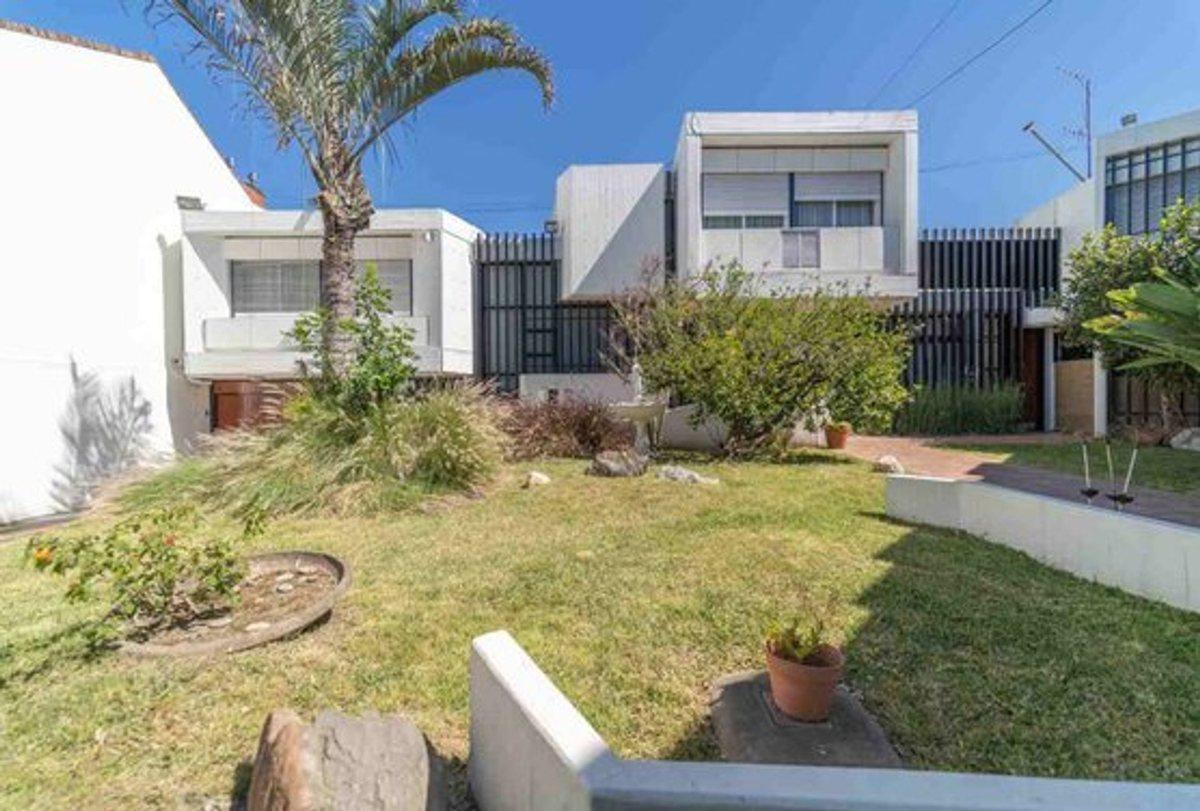 Foto de VENDE TERRENO IMPONENTE EN LINIERS, imagen 1