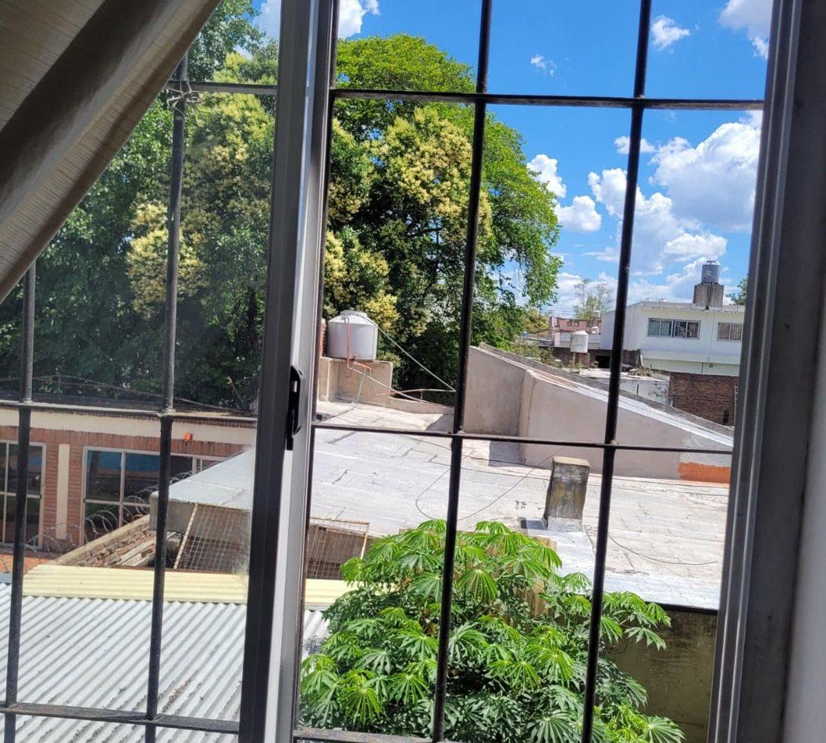 Foto de CASA EN LOTE PROPIO CON PARQUE Y PARRILLA, imagen 1