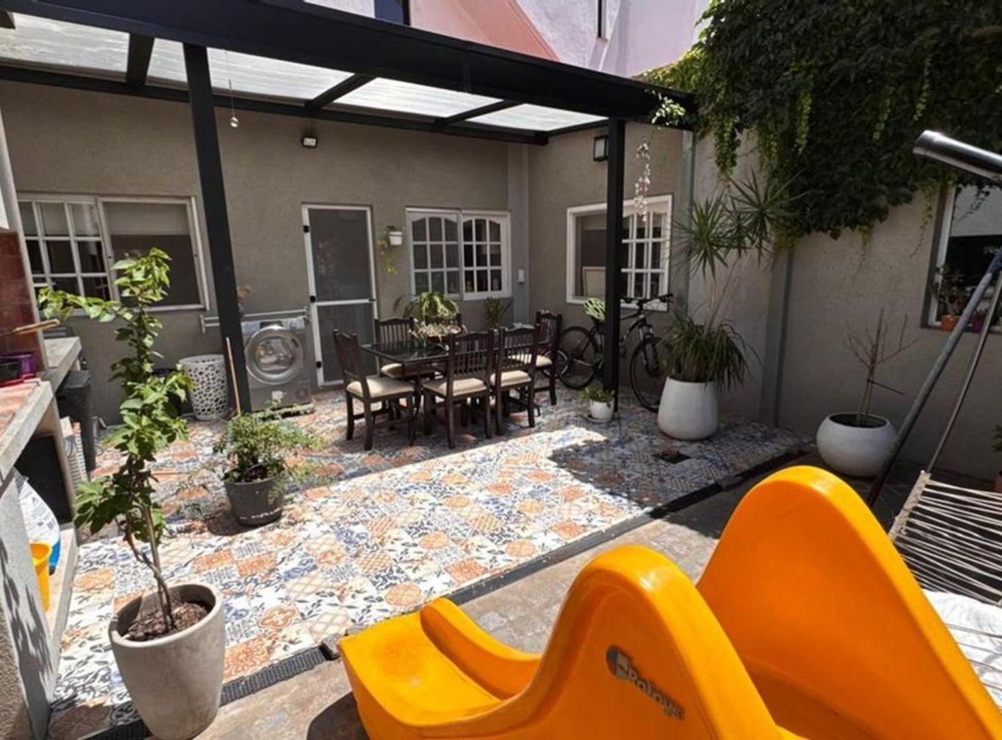 Foto de VENTA PH 5 AMBIENTES BARRIO NAÓN SIN EXPENSAS PB, imagen 1