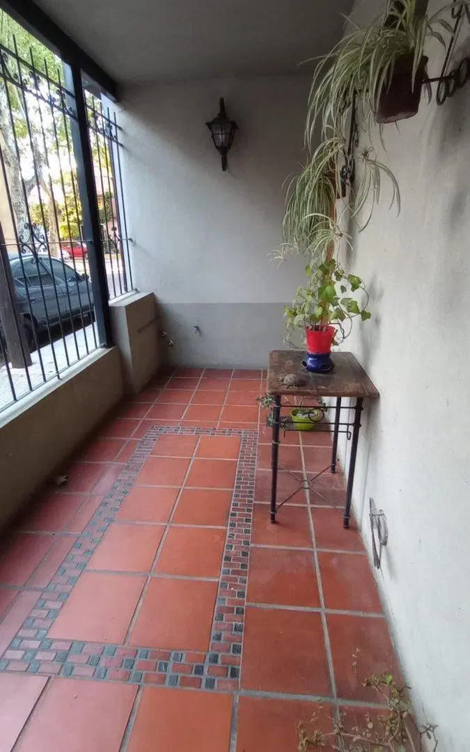 VENTA CASA 5 AMB LINIERS REFACCIONADA 3