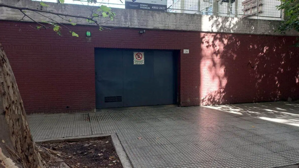 VENTA COCHERA FIJA Y CUBIERTA DOBLE EN BELGRANO PB 4