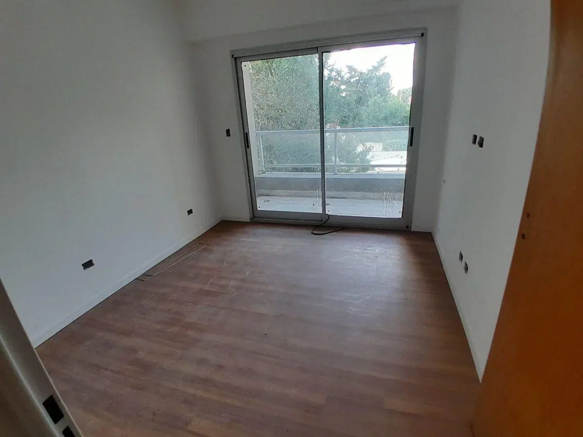 VENTA VILLA DEL PARQUE 4 AMB. SEMIPISO  C/COCHERA 4