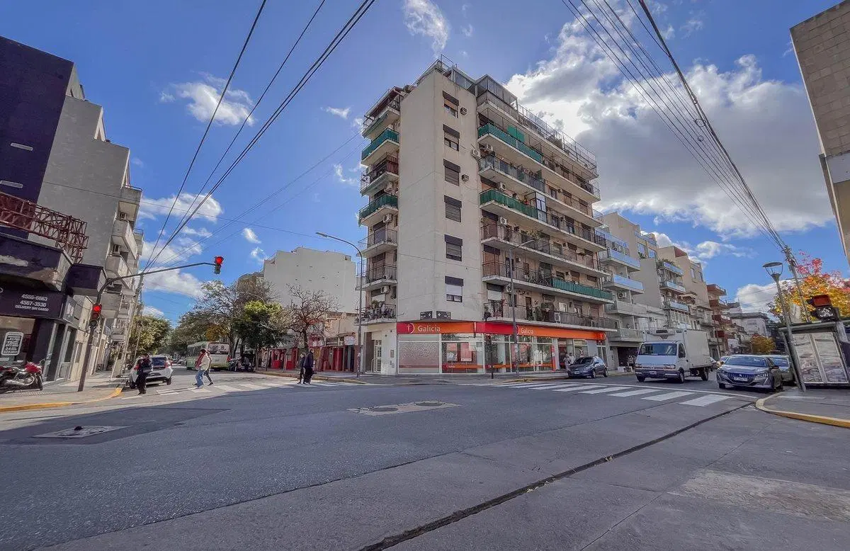 DEPTO EN VENTA 4 AMB MONTE CASTRO BALCÓN APTO CRED 5