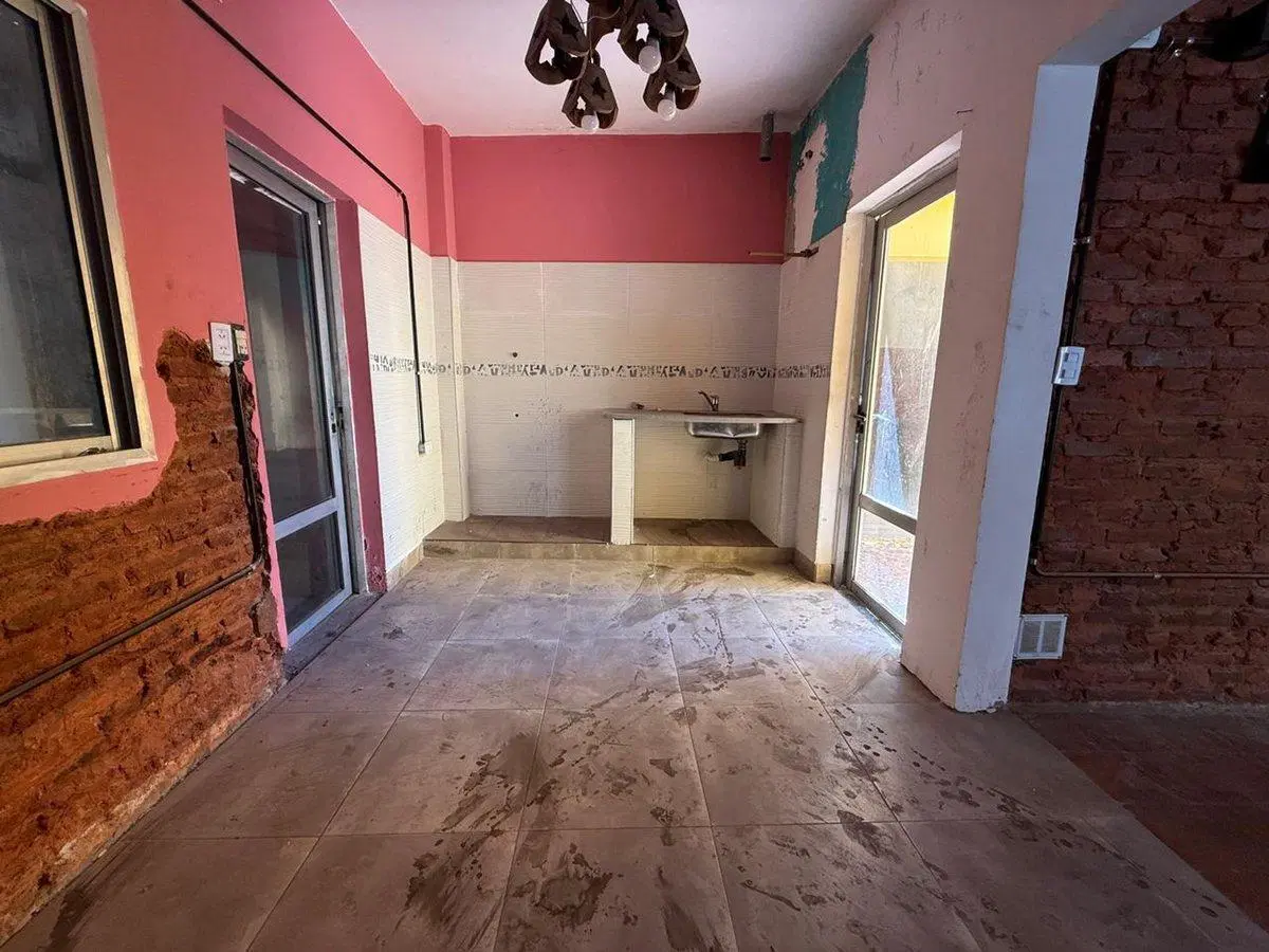 VENTA CASA MULTIFAMILIAR ISIDRO CASANOVA 5