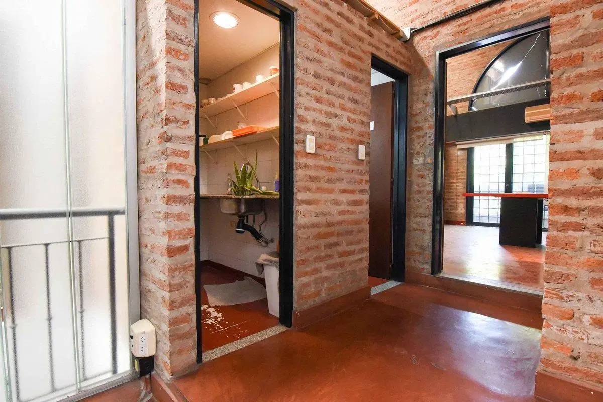 VENTA OFICINA 800 M2 ALMAGRO 2