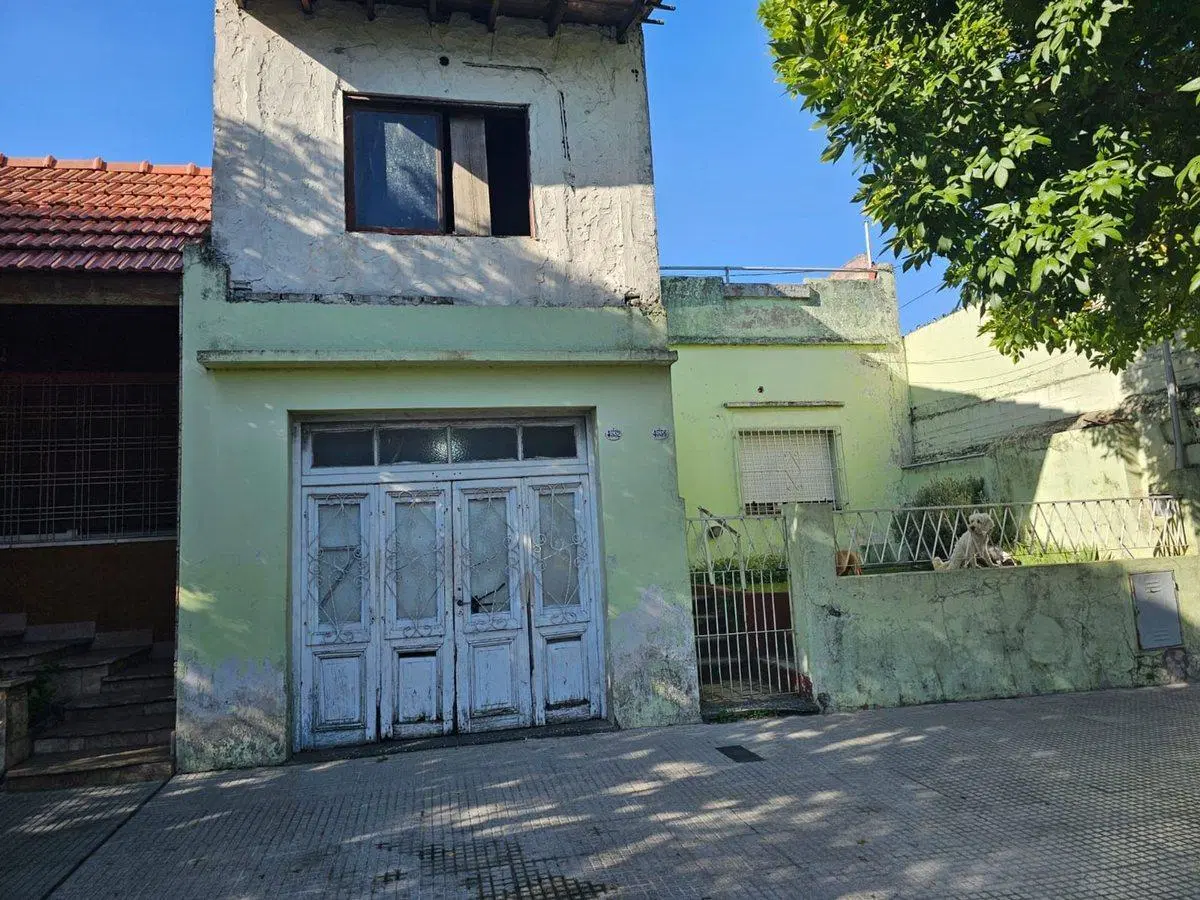 VENTA CASA LOTE PROPIO A RECICLAR VILLA LUGANO 5
