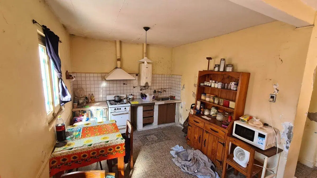 VENTA CASA LOTE PROPIO A RECICLAR VILLA LUGANO 2