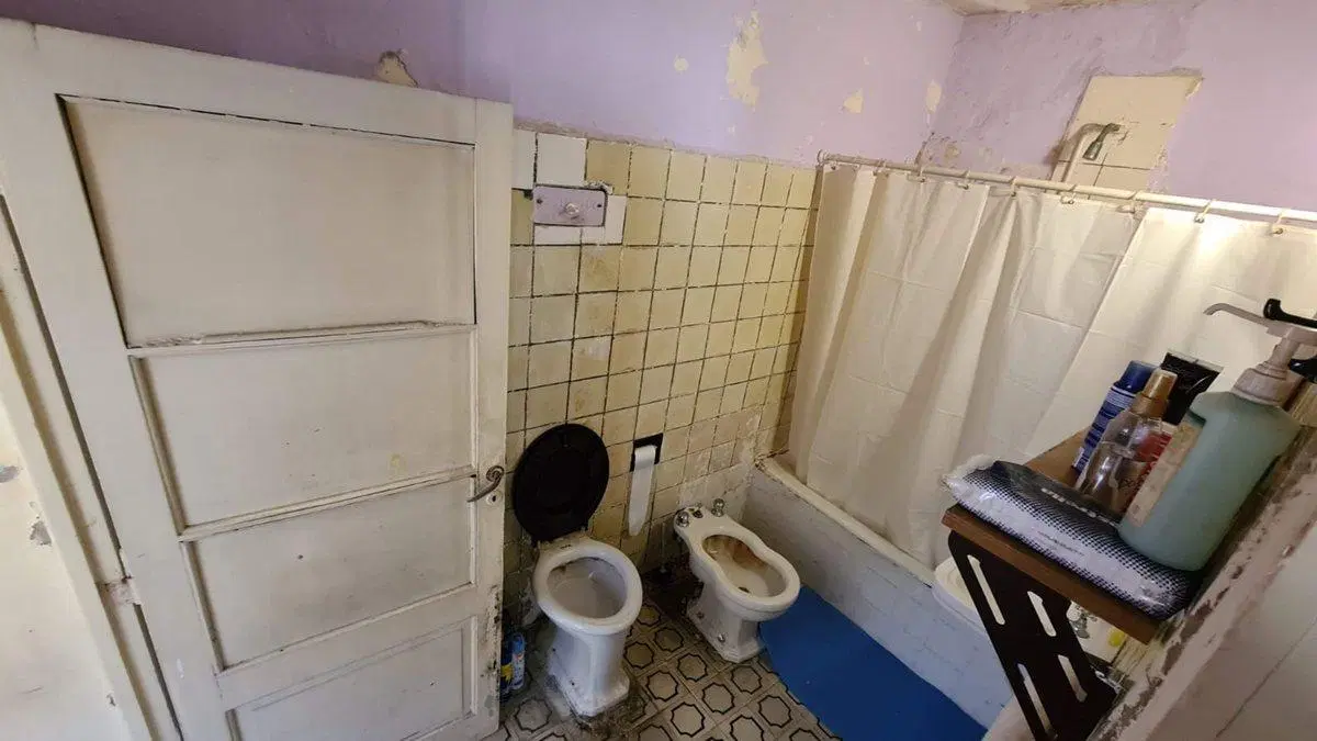 VENTA CASA LOTE PROPIO A RECICLAR VILLA LUGANO 2