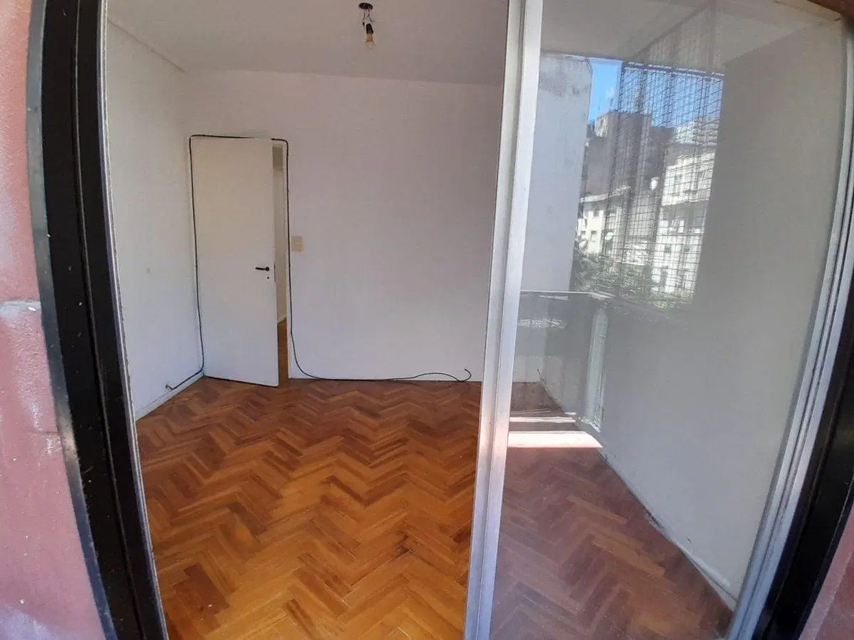 VENTA 3 AMBIENTES  CENTRO/TRIBUNALES. APTO CREDITO 4