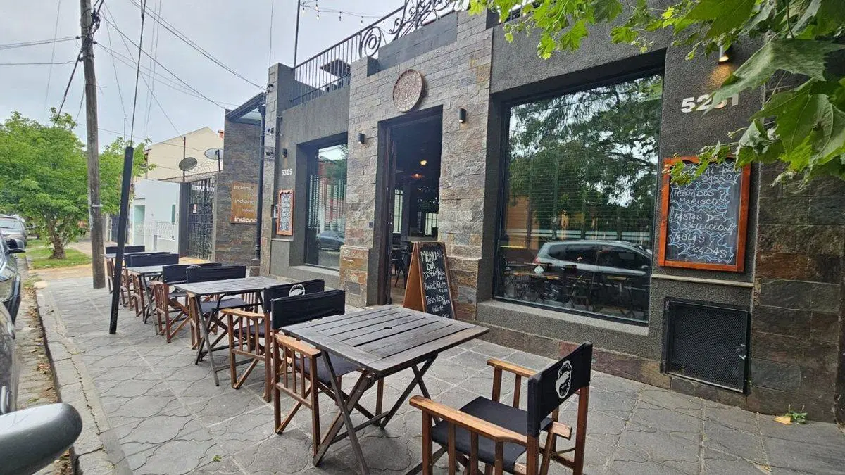 VENTA LOCAL + 22 COCHERAS + DEPTO  VILLA BALLESTER 2