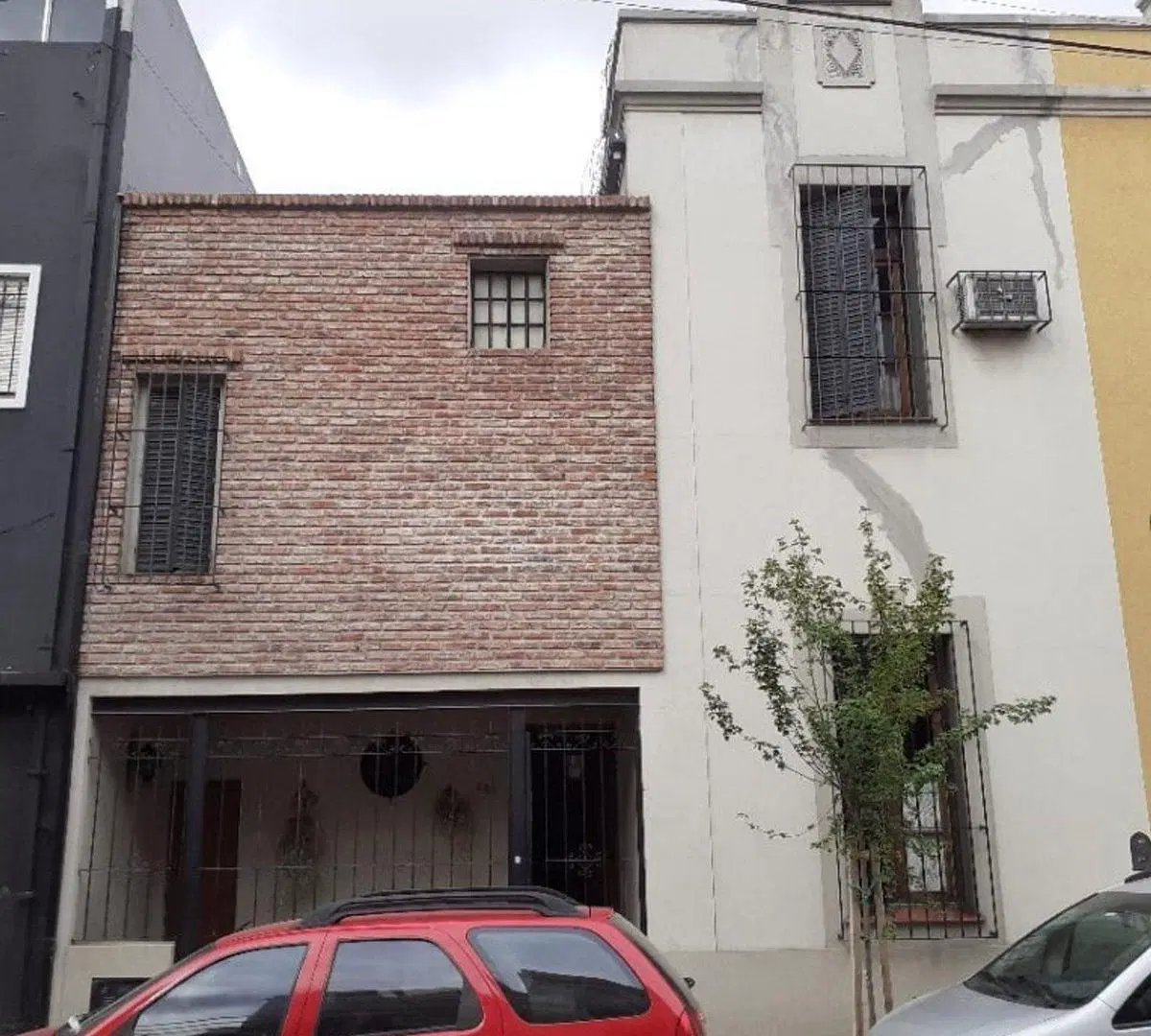 VENTA CASA 5 AMB LINIERS REFACCIONADA 3