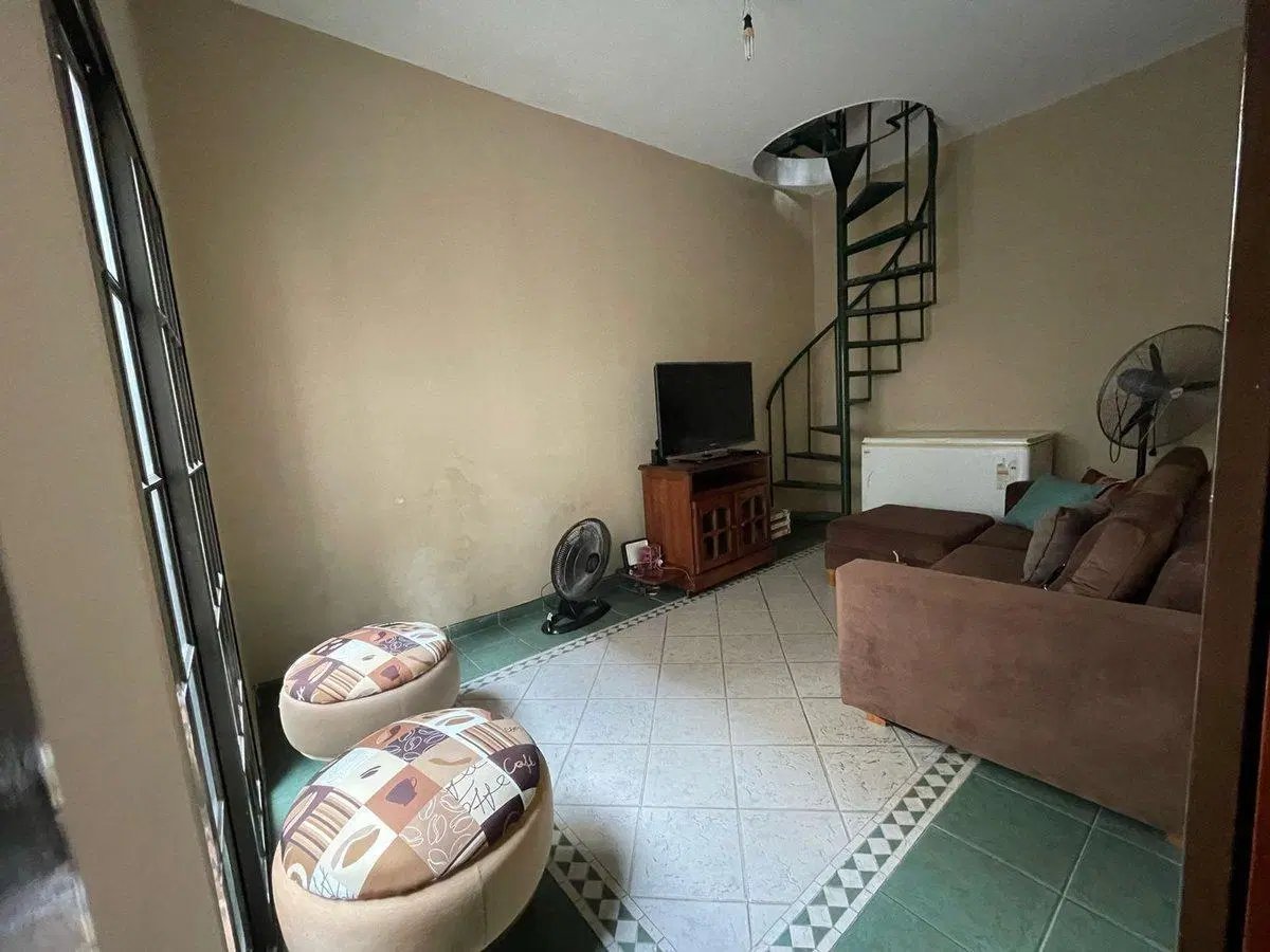VENTA - CASA 3 AMBIENTES + MONO  LOMAS DEL MIRADOR 2