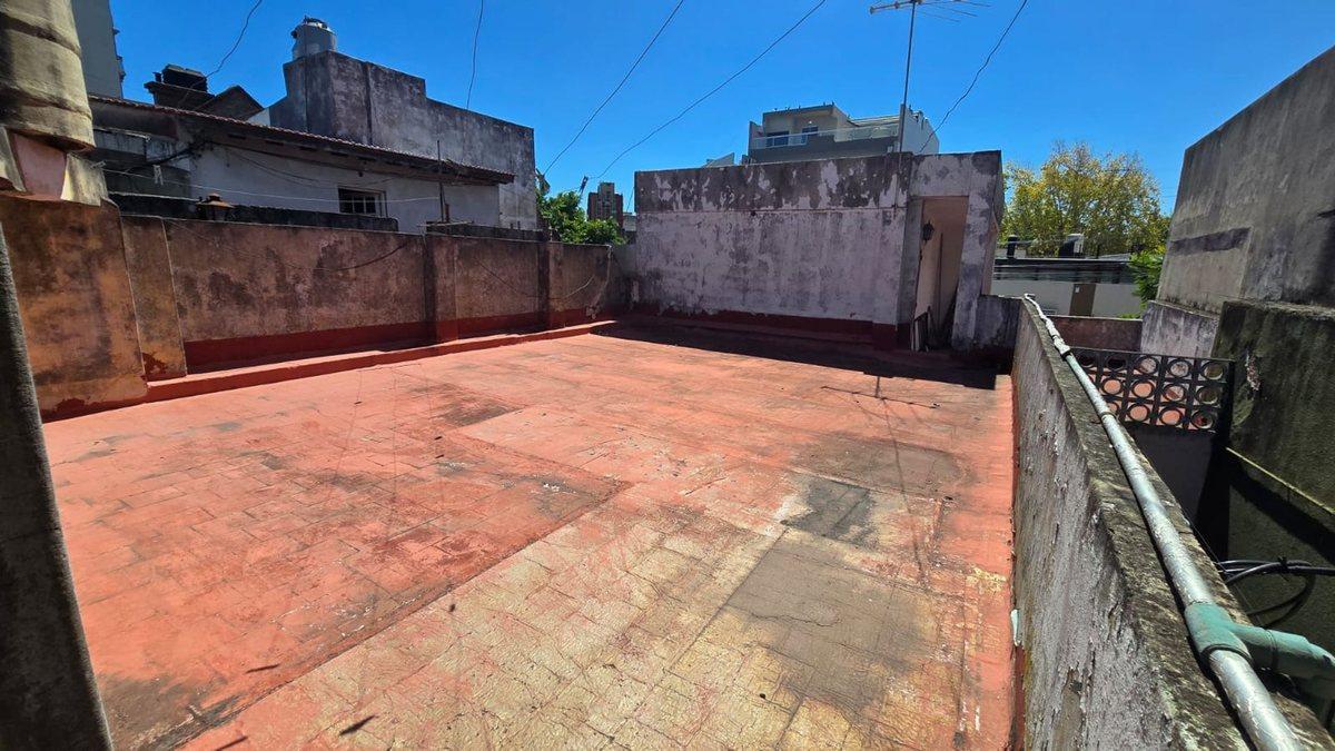 VENTA CASA 5 AMBIENTES PATIO TERRAZA LINIERS
