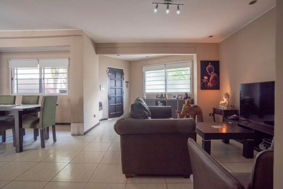 VENTA CASA 5AMB S.LUGARES PATIO-PARRI-COCHER-PROOM 3