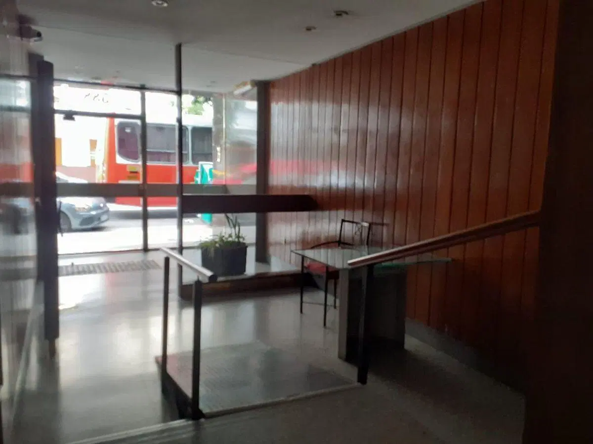 Venta depto 4 amb + dep V. Crespo. A refaccionar 5