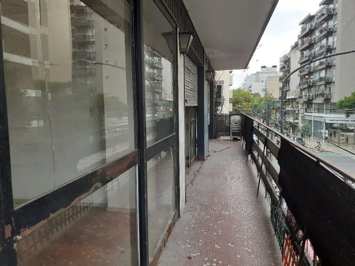 Venta depto 4 amb + dep V. Crespo. A refaccionar 2