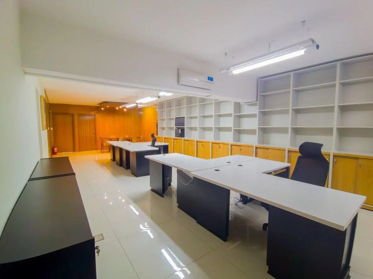VENTA OFICINA PREMIUM TRIBUNALES  PLAZA LAVALLE 4