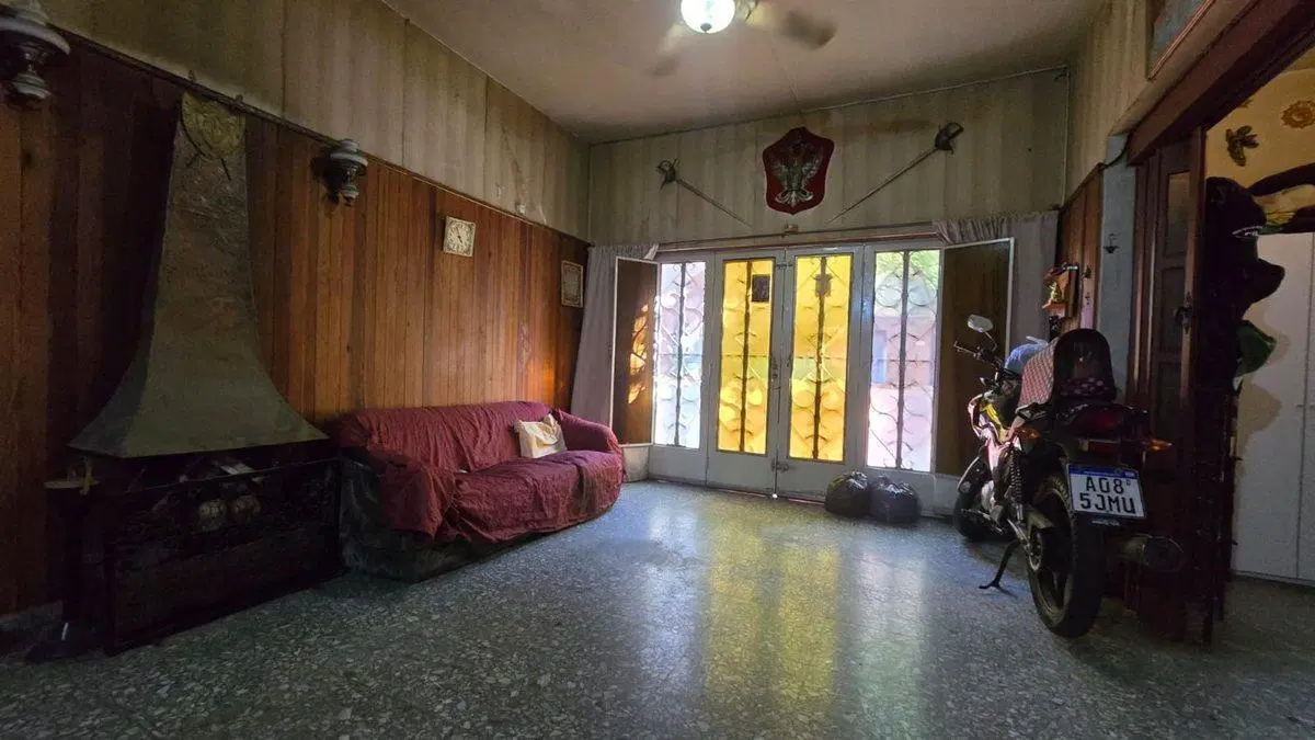 VENTA CASA 4/5 AMB. FLORES LOTE PROPIO 2 PLANTAS 8