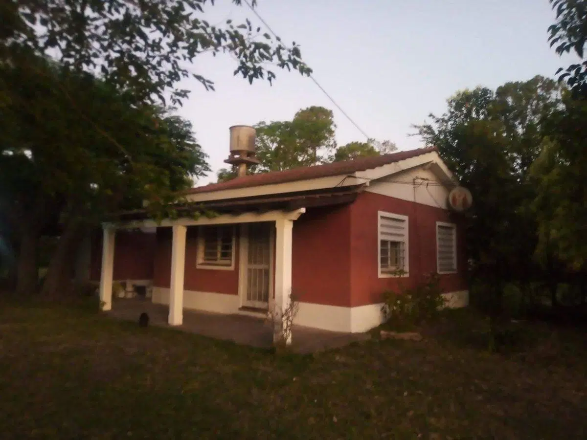 VENTA - CASA 3 AMB - PILETA Y PARRILLA - LAG LOBOS 3