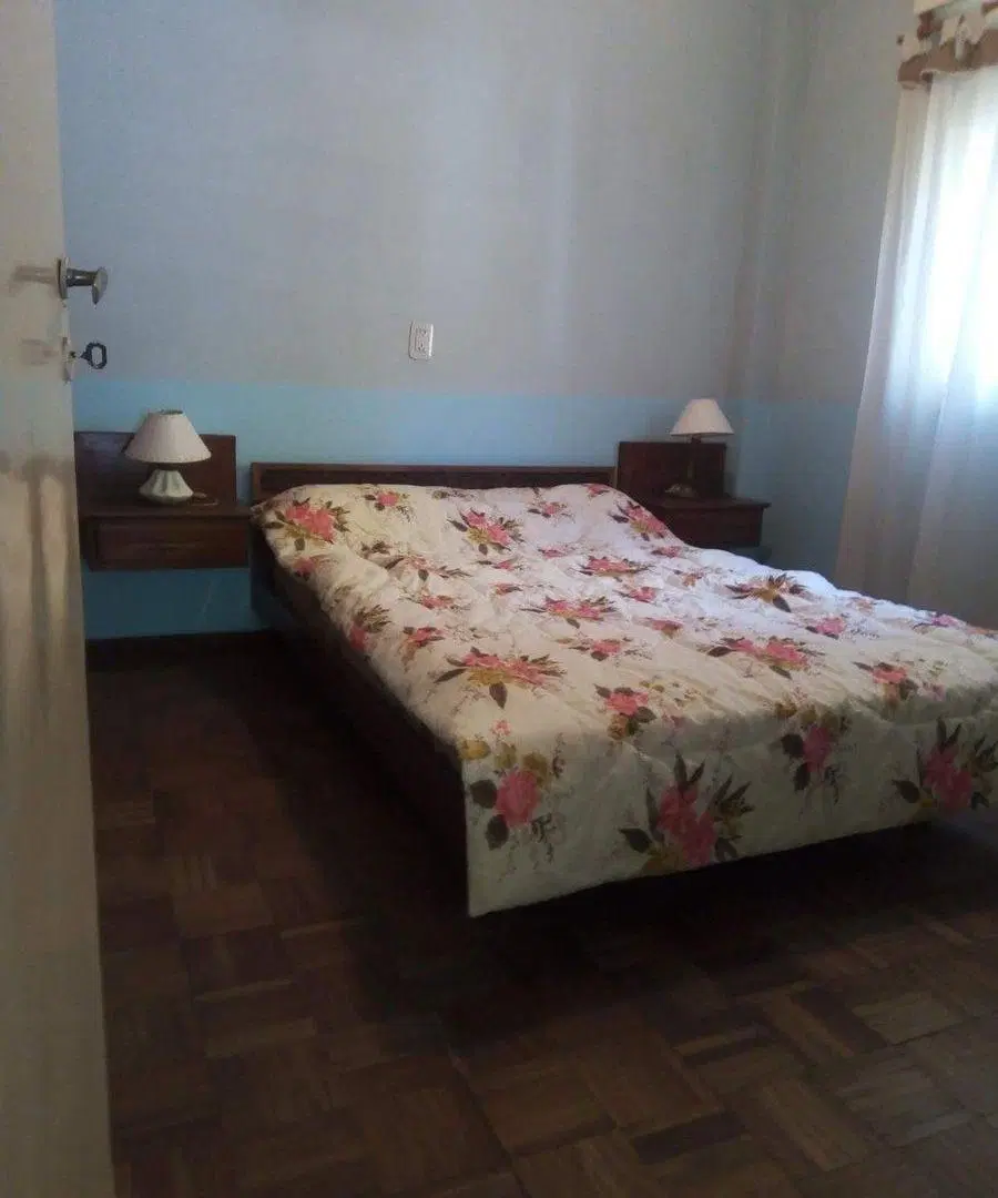VENTA - CASA 3 AMB - PILETA Y PARRILLA - LAG LOBOS 8