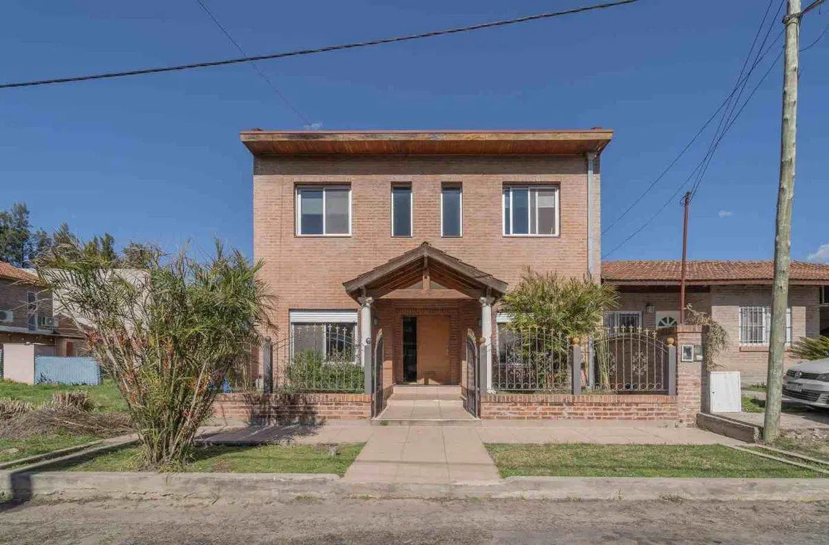 VENTA CASA ALTOS DE PACHECO 5 AMB. JARDÍN PILETA 4